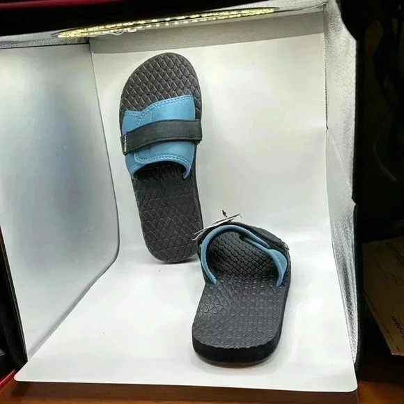 VOLCOM  SANDALS BLACK AND TEAL NWOT or box MSRP 50.00 - Picture 8 of 12